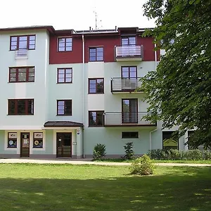 Nueva Fiesta Apartment